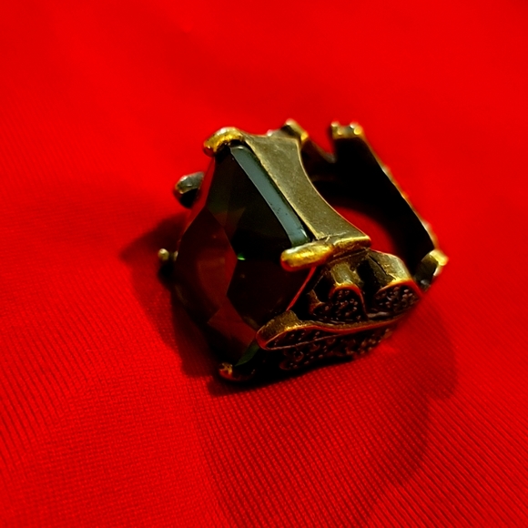 Woman's ring - Picture 2 of 7